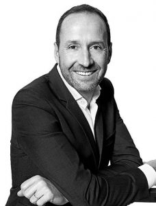 Confirmation - Offre Recrutement DAF 2 Gregory Pourrin directeur de Paris Inn Group fait le choix d'un direcetru fianncier externalisé