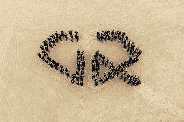 Référence DRH, en bref 1 les collaborateurs du groupe reference forment le logo